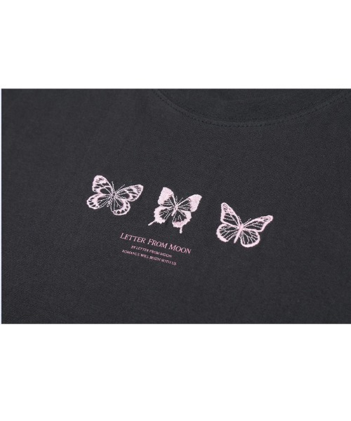 LETTER FROM MOON(レターフロムムーン)の「A'GEM/9 × .kom『LETTER FROM MOON/レターフロム ムーン』Triple Butterfly Crop Short Sleeve T-shirts/トリプル蝶クロップ 半袖カットソー(Tシャツ/カットソー・メンズ・ホワイト/ブラック・FREE)」の22枚目の写真