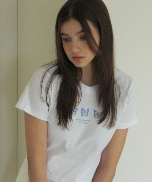LETTER FROM MOON(レターフロムムーン)の「A'GEM/9 × .kom『LETTER FROM MOON/レターフロム ムーン』Triple Butterfly Crop Short Sleeve T-shirts/トリプル蝶クロップ 半袖カットソー(Tシャツ/カットソー・メンズ・ホワイト/ブラック・FREE)」の11枚目の写真