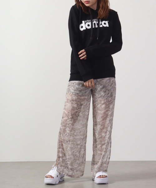 DIMENSIONE danza(ディメンシオーネ ダンツァ)の「DIMENSIONE danza ロゴプリントフーディー(パーカー・レディース・ブラック・XS/S)」の6枚目の写真