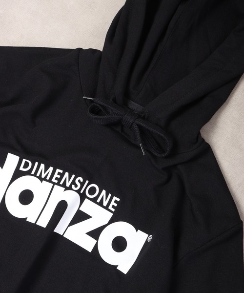 DIMENSIONE danza(ディメンシオーネ ダンツァ)の「DIMENSIONE danza ロゴプリントフーディー(パーカー・レディース・ブラック・XS/S)」の3枚目の写真