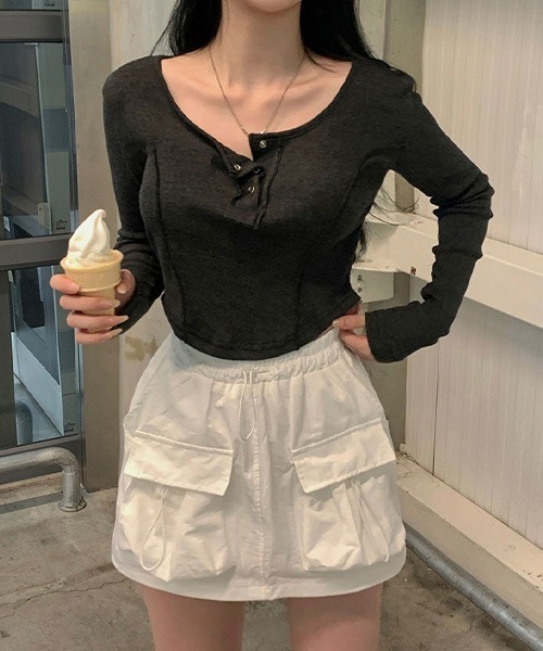 BEIDELLI（ベイデリー）の「[BELLIDE MADE] スリムスナップボタン長袖Tシャツ（Tシャツ/カットソー・レディース・ホワイト/チャコールグレー/ブラック/カーキ・FREE）」の16枚目の写真