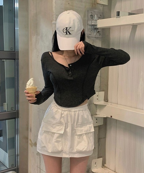 BEIDELLI（ベイデリー）の「[BELLIDE MADE] スリムスナップボタン長袖Tシャツ（Tシャツ/カットソー・レディース・ホワイト/チャコールグレー/ブラック/カーキ・FREE）」の14枚目の写真