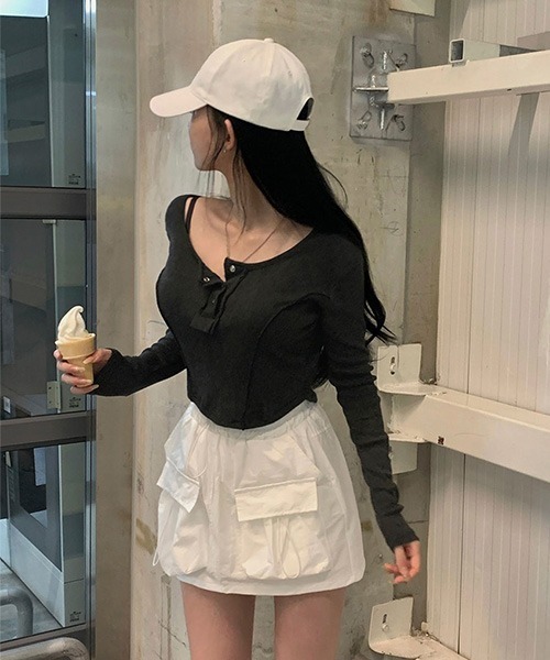BEIDELLI（ベイデリー）の「[BELLIDE MADE] スリムスナップボタン長袖Tシャツ（Tシャツ/カットソー・レディース・ホワイト/チャコールグレー/ブラック/カーキ・FREE）」の15枚目の写真