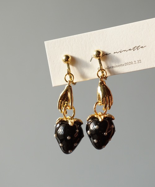 CERCA（チェルカ）の「jolie minette/もぎたて いちご狩り ゴールド イヤリング（イヤリング・レディース・ブラック/ベージュ/ブラウン/クリア・FREE）」の9枚目の写真