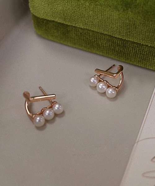 yu-ka（ユーカ）の「YU-KA:デザインパールピアス（ピアス（両耳用）・レディース・ゴールド/ピンクゴールド・FREE）」の2枚目の写真