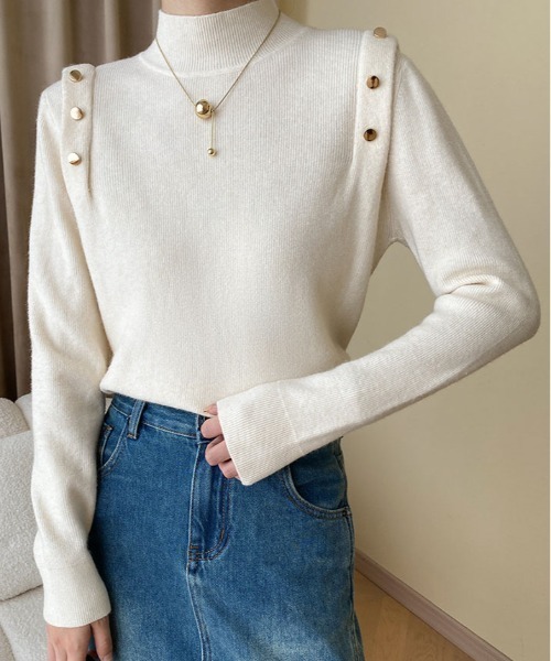 kirakiraShop(キラキラショップ)の「メタルボタン フレンチ スリーブ タートルニット(ニット/セーター・レディース・ブラック/オフホワイト・FREE)」の1枚目の写真