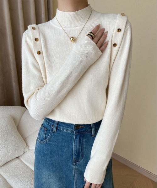 kirakiraShop(キラキラショップ)の「メタルボタン フレンチ スリーブ タートルニット(ニット/セーター・レディース・ブラック/オフホワイト・FREE)」の7枚目の写真