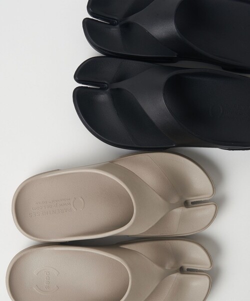 新品PAES タビサンダル PAES＞メタリック NEW FLIPFLOP タビサンダル｜ビューティー