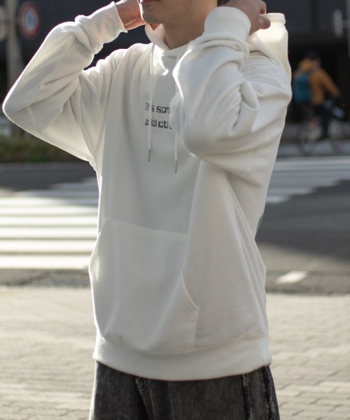 Revo.（レボ）の「ガールイラスト バックプリント オーバーサイズ 裏毛 プルオーバーパーカー ワンポイント刺繍（パーカー・メンズ・ライトブルー/ブラック/オフホワイト・L/M）」の10枚目の写真