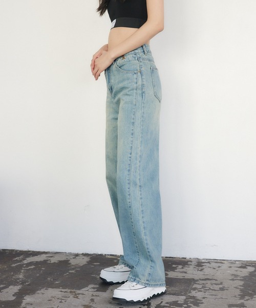 ENVYM(アンビー)の「サイドラインストレートデニム(デニムパンツ・レディース・ブルー/ネイビー・SMALL/MEDIUM)」の4枚目の写真
