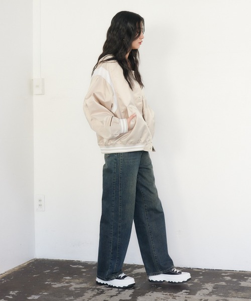 ENVYM(アンビー)の「サイドラインストレートデニム(デニムパンツ・レディース・ブルー/ネイビー・SMALL/MEDIUM)」の17枚目の写真