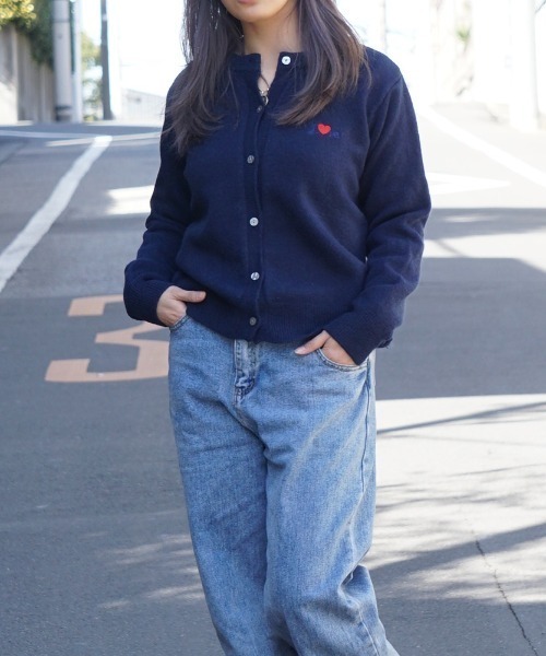 Chouchour（シュシュール）の「【chouchour/シュシュール】ハート刺繍ニットカーディガン（カーディガン/ボレロ・レディース・アイボリー/ピンク/ネイビー・FREE）」の2枚目の写真