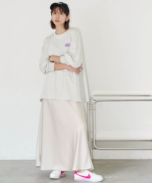 Auntie Rosa Holiday（アンティローザホリデー）の「ネオンロゴプリントロンT（Tシャツ/カットソー・レディース・ネイビー/ナチュラル/オフホワイト・FREE）」の12枚目の写真