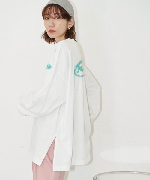 Auntie Rosa Holiday（アンティローザホリデー）の「ネオンロゴプリントロンT（Tシャツ/カットソー・レディース・ネイビー/ナチュラル/オフホワイト・FREE）」の18枚目の写真
