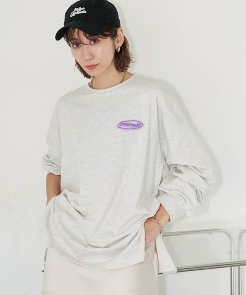 Auntie Rosa Holiday（アンティローザホリデー）の「ネオンロゴプリントロンT（Tシャツ/カットソー・レディース・ネイビー/ナチュラル/オフホワイト・FREE）」の5枚目の写真