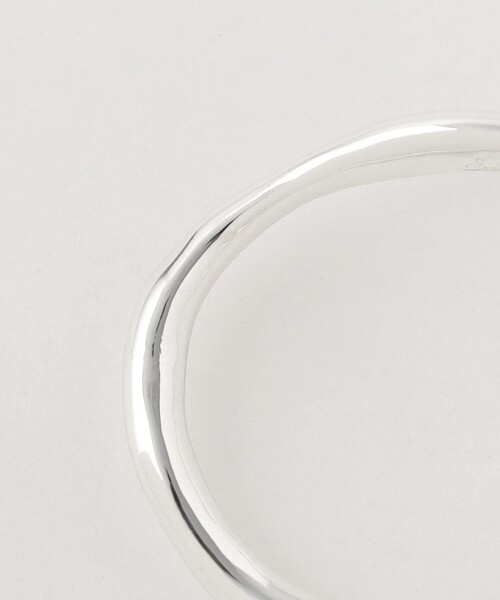 Soierie（ソワリー）の「＜Soierie＞Metal art パームカフ（バングル/リストバンド・レディース・シルバー・FREE）」の2枚目の写真