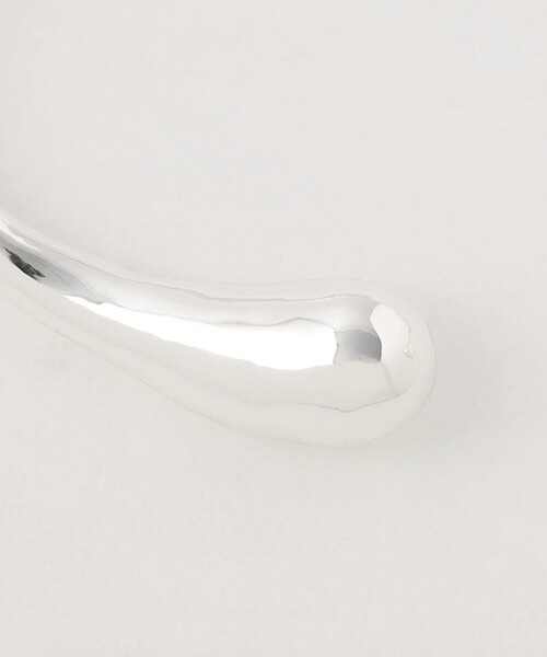 Soierie（ソワリー）の「＜Soierie＞Metal art パームカフ（バングル/リストバンド・レディース・シルバー・FREE）」の3枚目の写真