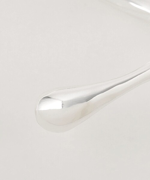 Soierie（ソワリー）の「＜Soierie＞Metal art パームカフ（バングル/リストバンド・レディース・シルバー・FREE）」の4枚目の写真