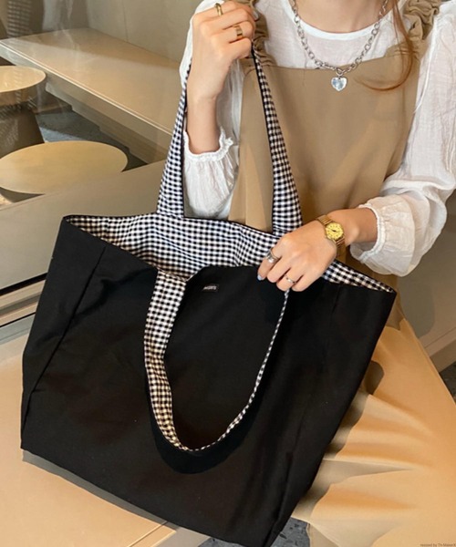 TONE SELECT GOODS（トーンセレクトグッズ）の「Liaa/大容量 リバーシブル ギンガムチェックトートバッグ A18259（トートバッグ・レディース・ベージュ/グリーン/ブラック/ピンク/イエロー・FREE）」の2枚目の写真