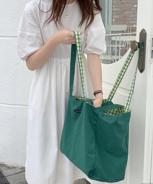 TONE SELECT GOODS（トーンセレクトグッズ）の「Liaa/大容量 リバーシブル ギンガムチェックトートバッグ A18259（トートバッグ・レディース・ベージュ/グリーン/ブラック/ピンク/イエロー・FREE）」の19枚目の写真