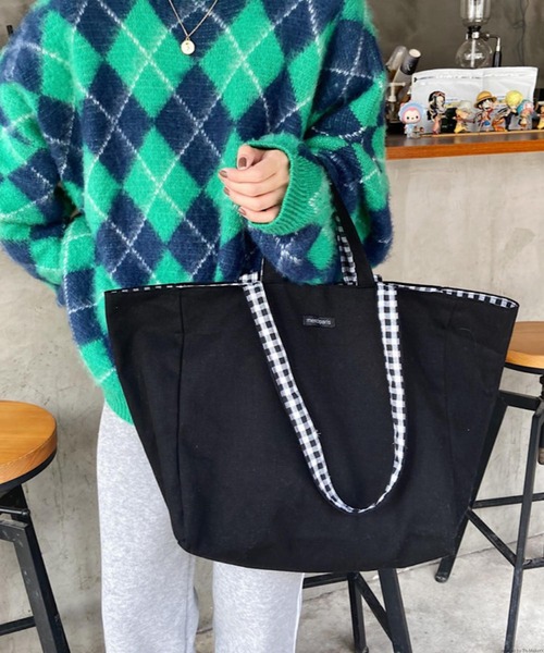 TONE SELECT GOODS（トーンセレクトグッズ）の「Liaa/大容量 リバーシブル ギンガムチェックトートバッグ A18259（トートバッグ・レディース・ベージュ/グリーン/ブラック/ピンク/イエロー・FREE）」の12枚目の写真