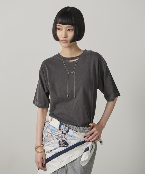 AIC.（エーアイシー）の「ピグメント加工カットアウトダメージTシャツ（Tシャツ/カットソー・レディース・チャコールグレー/オフホワイト/ネイビー/ブラウン・FREE）」の21枚目の写真