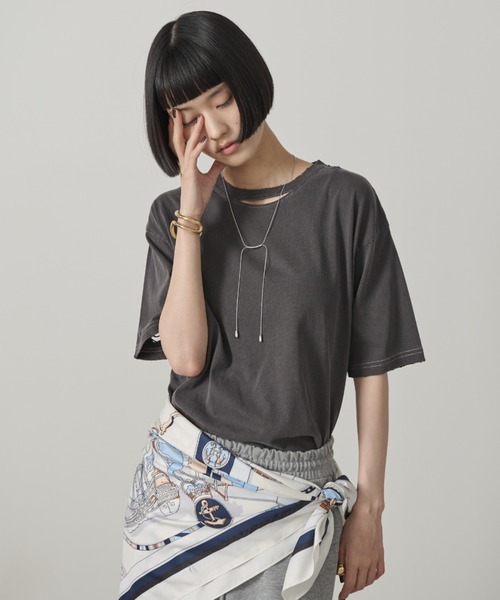 AIC.（エーアイシー）の「ピグメント加工カットアウトダメージTシャツ（Tシャツ/カットソー・レディース・チャコールグレー/オフホワイト/ネイビー/ブラウン・FREE）」の22枚目の写真