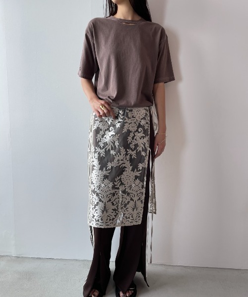 AIC.（エーアイシー）の「ピグメント加工カットアウトダメージTシャツ（Tシャツ/カットソー・レディース・チャコールグレー/オフホワイト/ネイビー/ブラウン・FREE）」の13枚目の写真