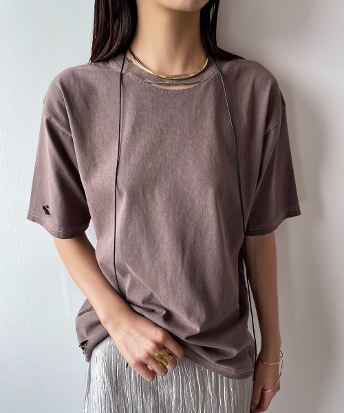AIC.（エーアイシー）の「ピグメント加工カットアウトダメージTシャツ（Tシャツ/カットソー・レディース・チャコールグレー/オフホワイト/ネイビー/ブラウン・FREE）」の5枚目の写真