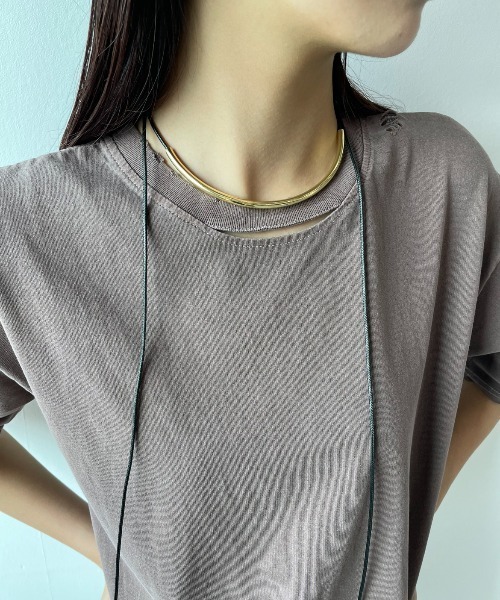 AIC.（エーアイシー）の「ピグメント加工カットアウトダメージTシャツ（Tシャツ/カットソー・レディース・チャコールグレー/オフホワイト/ネイビー/ブラウン・FREE）」の10枚目の写真