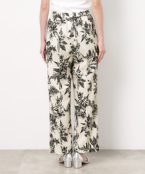 OPAQUE.CLIP(オペークドットクリップ)の「◆ボタニカルプリントイージーパンツ【洗濯機洗い可】(その他パンツ・レディース・ホワイト系3/チャコール・38/42/40)」の13枚目の写真