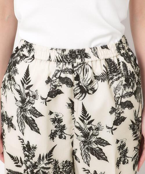 OPAQUE.CLIP(オペークドットクリップ)の「◆ボタニカルプリントイージーパンツ【洗濯機洗い可】(その他パンツ・レディース・ホワイト系3/チャコール・38/42/40)」の14枚目の写真