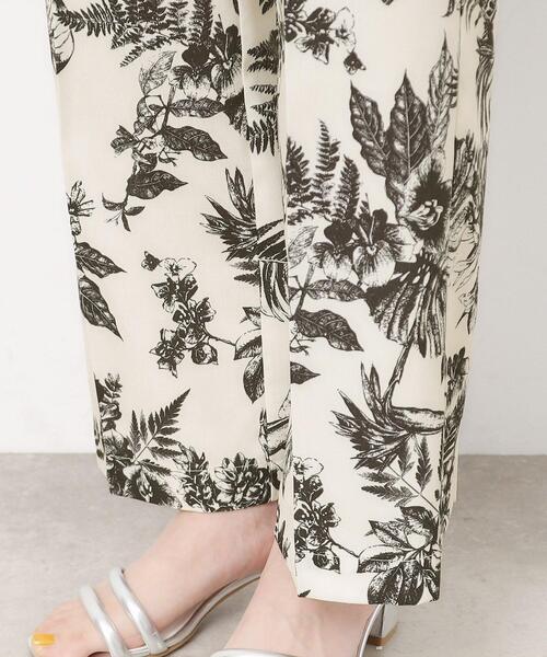 OPAQUE.CLIP(オペークドットクリップ)の「◆ボタニカルプリントイージーパンツ【洗濯機洗い可】(その他パンツ・レディース・ホワイト系3/チャコール・38/42/40)」の16枚目の写真