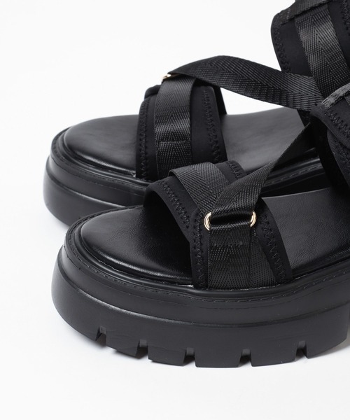 BAYFLOW（ベイフロー）の「[キレイめスポサン]厚底テープスポーツサンダル（サンダル・レディース・ベージュ/ブラック・MEDIUM/LARGE）」の15枚目の写真