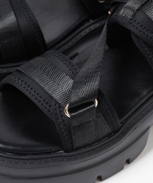 BAYFLOW（ベイフロー）の「[キレイめスポサン]厚底テープスポーツサンダル（サンダル・レディース・ベージュ/ブラック・MEDIUM/LARGE）」の16枚目の写真