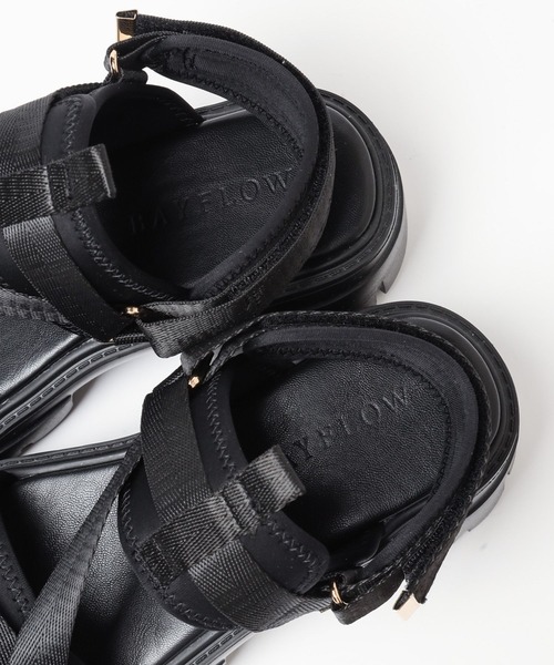 BAYFLOW（ベイフロー）の「[キレイめスポサン]厚底テープスポーツサンダル（サンダル・レディース・ベージュ/ブラック・MEDIUM/LARGE）」の20枚目の写真