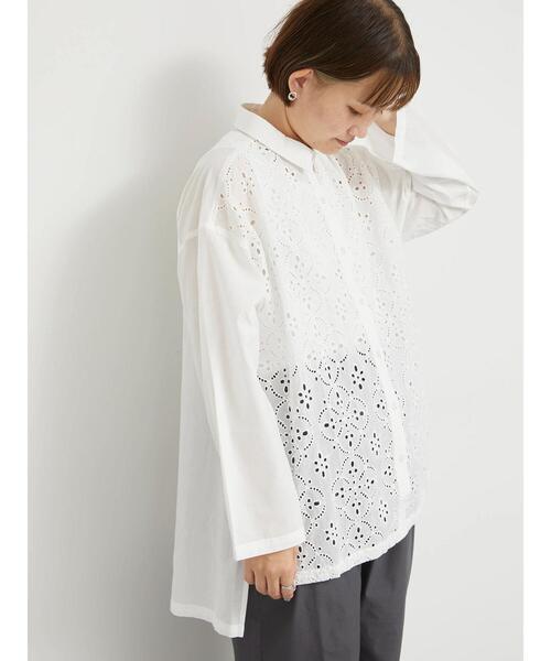 sm2rhythm（サマンサモスモスリズム）の「カットワーク刺繍シアーチュニック（シャツ/ブラウス・レディース・ブルー/オフホワイト/ブラック・F）」の2枚目の写真