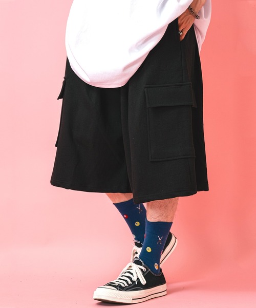 a.p.o.v.(エーピーオービー)の「a.p.o.v. スーパーワイドカーゴスウェットハーフパンツ(カーゴパンツ・メンズ・グレー/ブラック・ONE SIZE)」の2枚目の写真