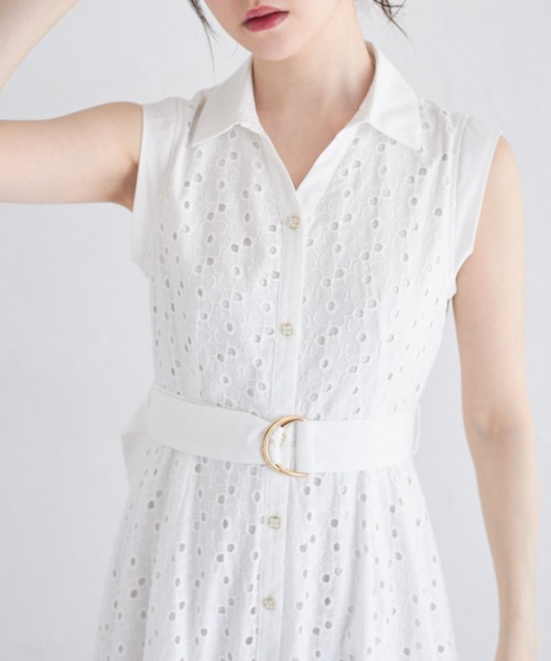 tocco closet(トッコ クローゼット)の「ベルト付き花釦フラワーコットンレースシャツワンピース(シャツワンピース・レディース・オフホワイト/グレイッシュブルー・M)」の21枚目の写真
