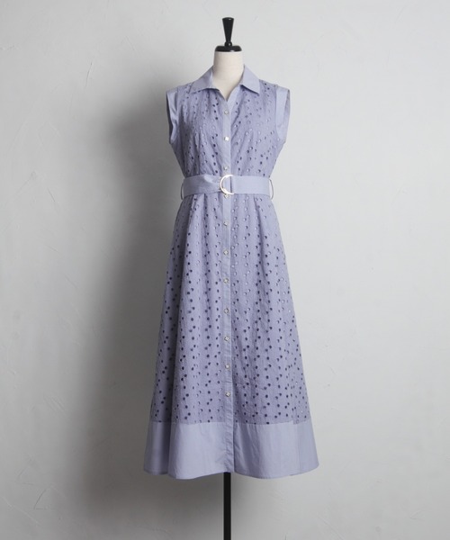 tocco closet(トッコ クローゼット)の「ベルト付き花釦フラワーコットンレースシャツワンピース(シャツワンピース・レディース・オフホワイト/グレイッシュブルー・M)」の13枚目の写真
