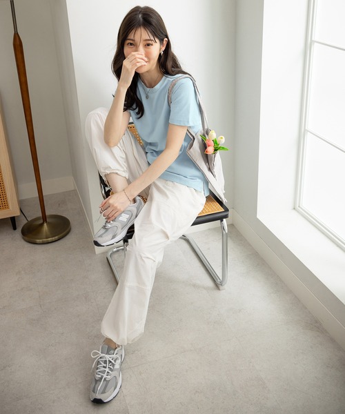 CHAN ME(チャンミ)の「綿100%クルーネックTシャツ(Tシャツ/カットソー・レディース・チャコールグレー/ブラック/ライトブルー/イエロー/ホワイト/ピンク・MEDIUM/LARGE/X-LARGE)」の12枚目の写真