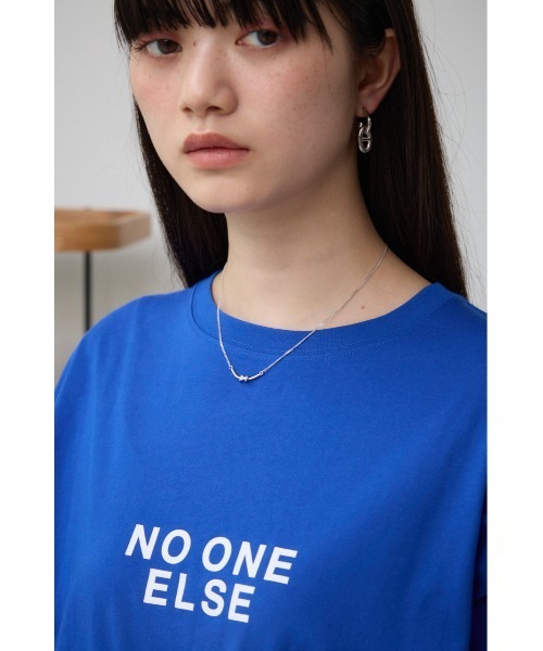 AZUL by moussy（アズールバイマウジー）の「ノットデザインスレンダーネックレス（ネックレス・レディース・ゴールド系その他/シルバー・FREE）」の4枚目の写真