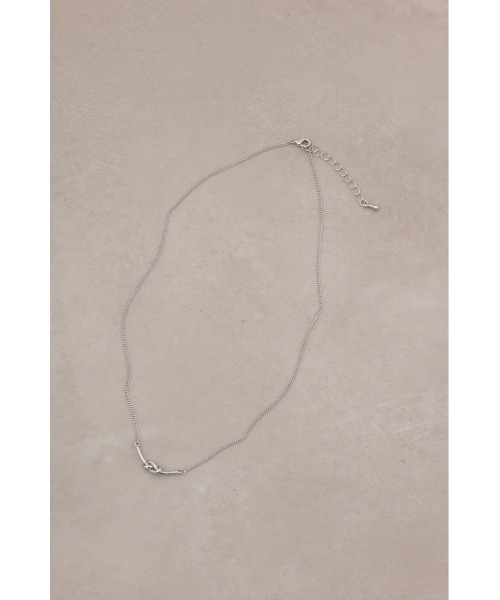 AZUL by moussy（アズールバイマウジー）の「ノットデザインスレンダーネックレス（ネックレス・レディース・ゴールド系その他/シルバー・FREE）」の5枚目の写真
