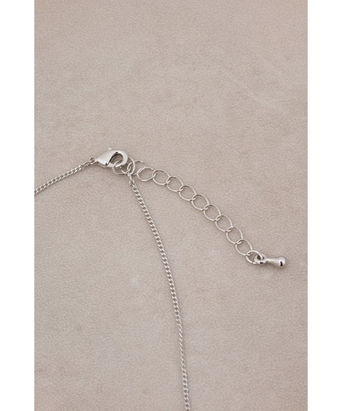AZUL by moussy（アズールバイマウジー）の「ノットデザインスレンダーネックレス（ネックレス・レディース・ゴールド系その他/シルバー・FREE）」の7枚目の写真