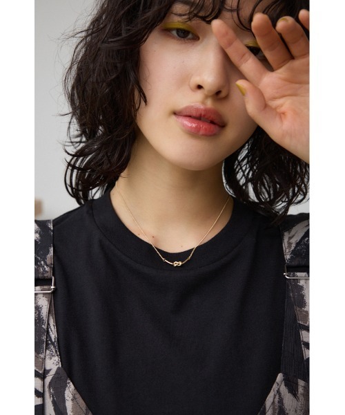 AZUL by moussy（アズールバイマウジー）の「ノットデザインスレンダーネックレス（ネックレス・レディース・ゴールド系その他/シルバー・FREE）」の9枚目の写真