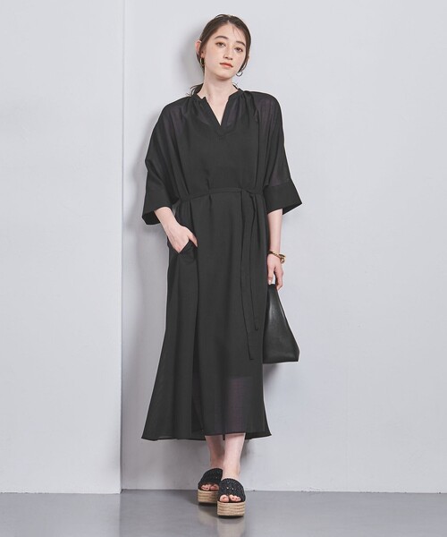 UNITED ARROWS（ユナイテッドアローズ）の「ASAMI ドルマン スキッパー ワンピース（ワンピース・レディース・ブラック/ベージュ/ロイヤルブルー・38/36）」の5枚目の写真