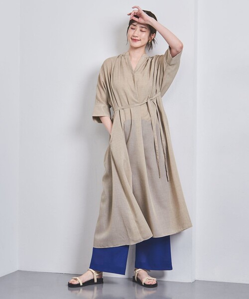 UNITED ARROWS（ユナイテッドアローズ）の「ASAMI ドルマン スキッパー ワンピース（ワンピース・レディース・ブラック/ベージュ/ロイヤルブルー・38/36）」の8枚目の写真