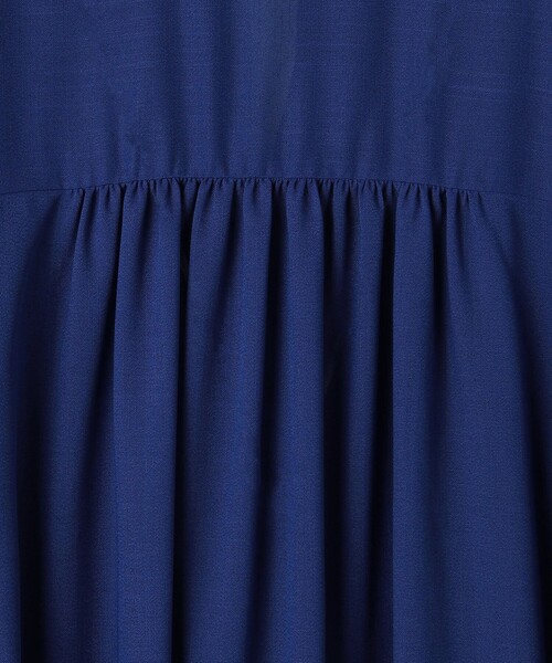 UNITED ARROWS（ユナイテッドアローズ）の「ASAMI ドルマン スキッパー ワンピース（ワンピース・レディース・ブラック/ベージュ/ロイヤルブルー・38/36）」の21枚目の写真