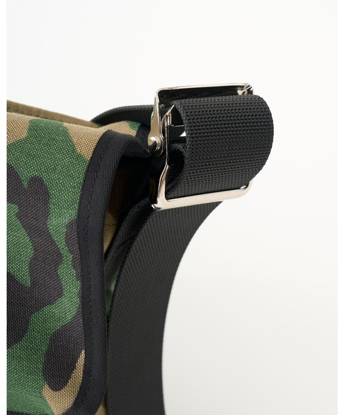 De Martini(ディ マティーニ)の「De Martini MESSENGERBAG (MEDIUM (DM3601)(メッセンジャーバッグ・メンズ・マルチ/ブラック・FREE)」の10枚目の写真
