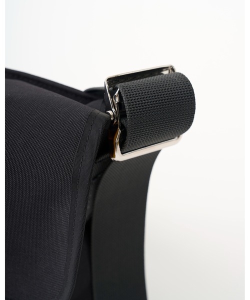 De Martini(ディ マティーニ)の「De Martini MESSENGERBAG (MEDIUM (DM3601)(メッセンジャーバッグ・メンズ・マルチ/ブラック・FREE)」の5枚目の写真